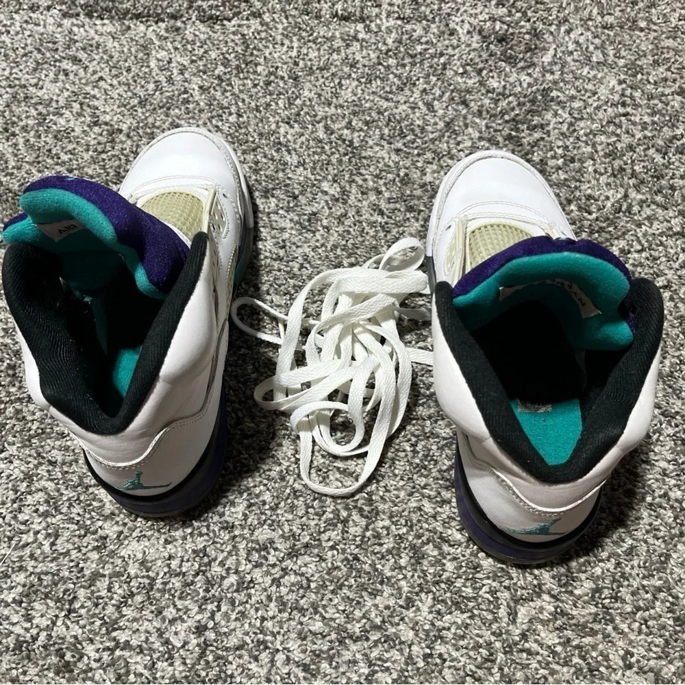 Nike Air Jordan 5 Retro Size 4.5Y Unisex Kids Grape White Purple Teal Sneakers